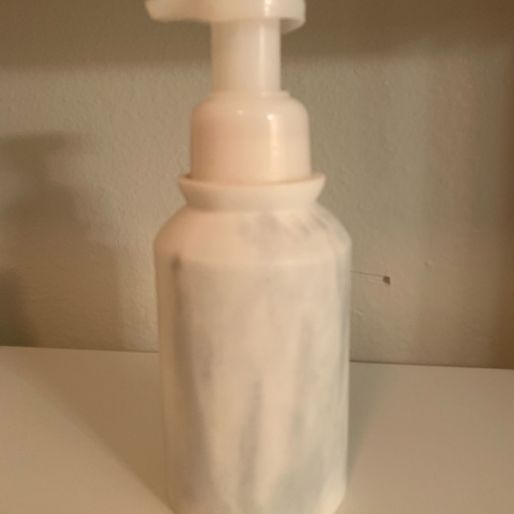 Bath & Body Works Marble Foam Soap Dispenser